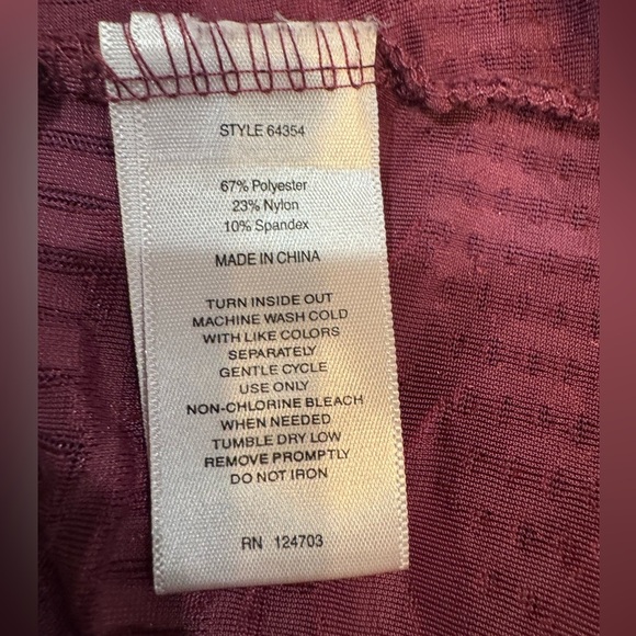 Hannah Sheer Burgundy short sleeve soft feel Top - Size Medium - Picture 7 of 7